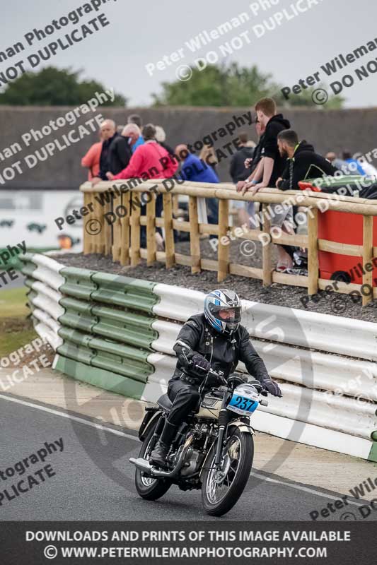 Vintage motorcycle club;eventdigitalimages;mallory park;mallory park trackday photographs;no limits trackdays;peter wileman photography;trackday digital images;trackday photos;vmcc festival 1000 bikes photographs